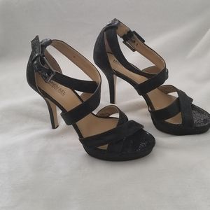 Michael Kor skimming black high heel sandals, Sz 6 in excellent condition!